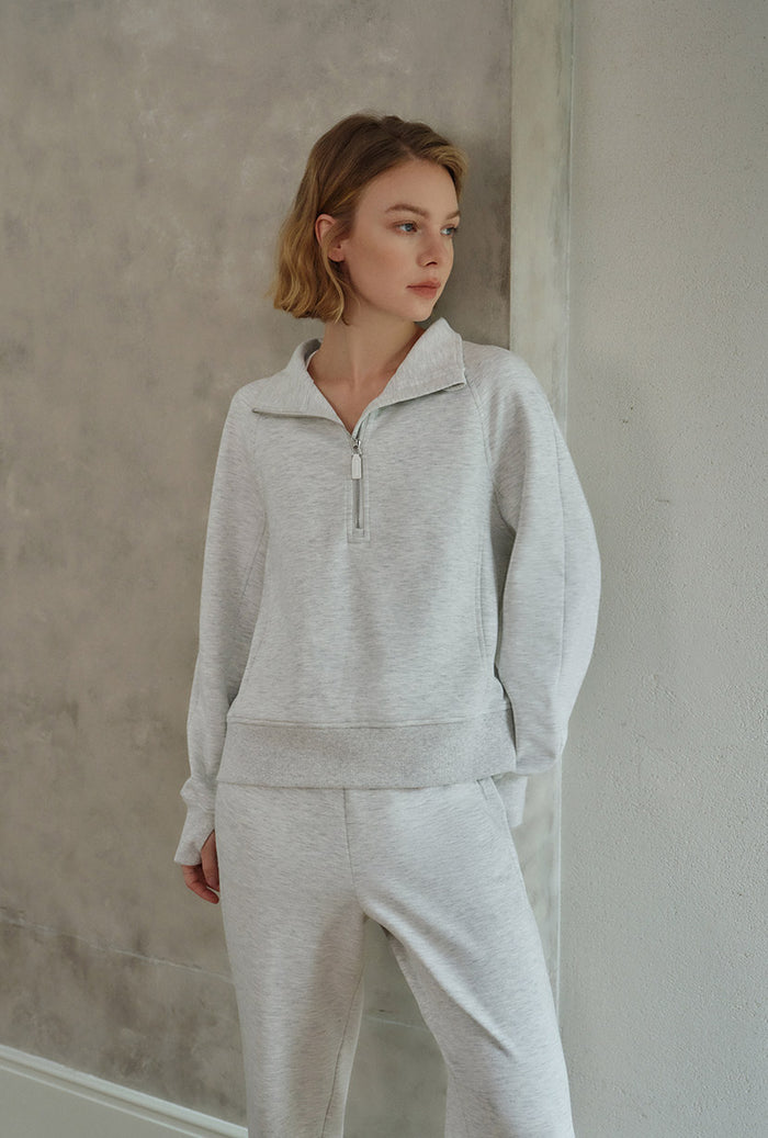 Petite Studio's Cassie Cotton Sweat Pullover in Heather White