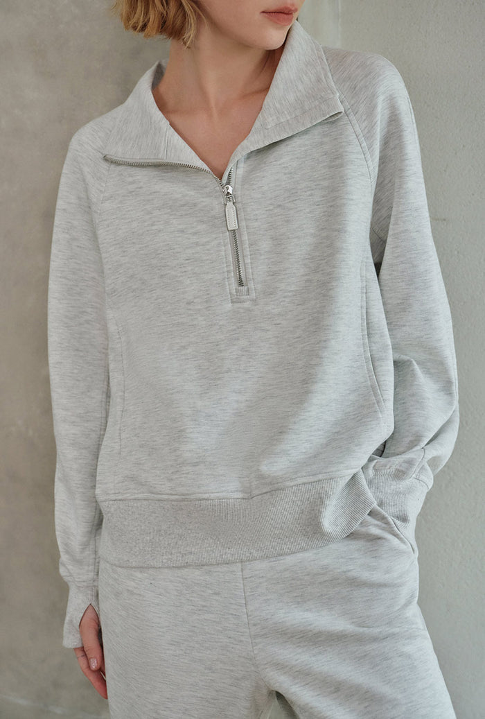 Petite Studio's Cassie Cotton Sweat Pullover in Heather White