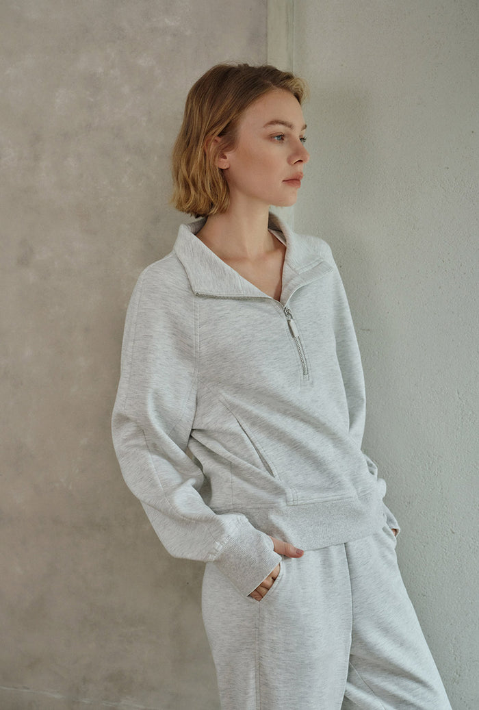 Petite Studio's Cassie Cotton Sweat Pullover in Heather White
