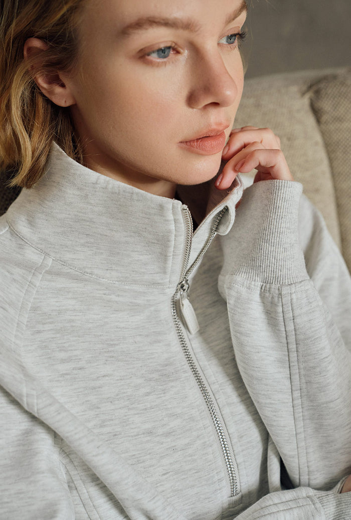 Petite Studio's Cassie Cotton Sweat Pullover in Heather White