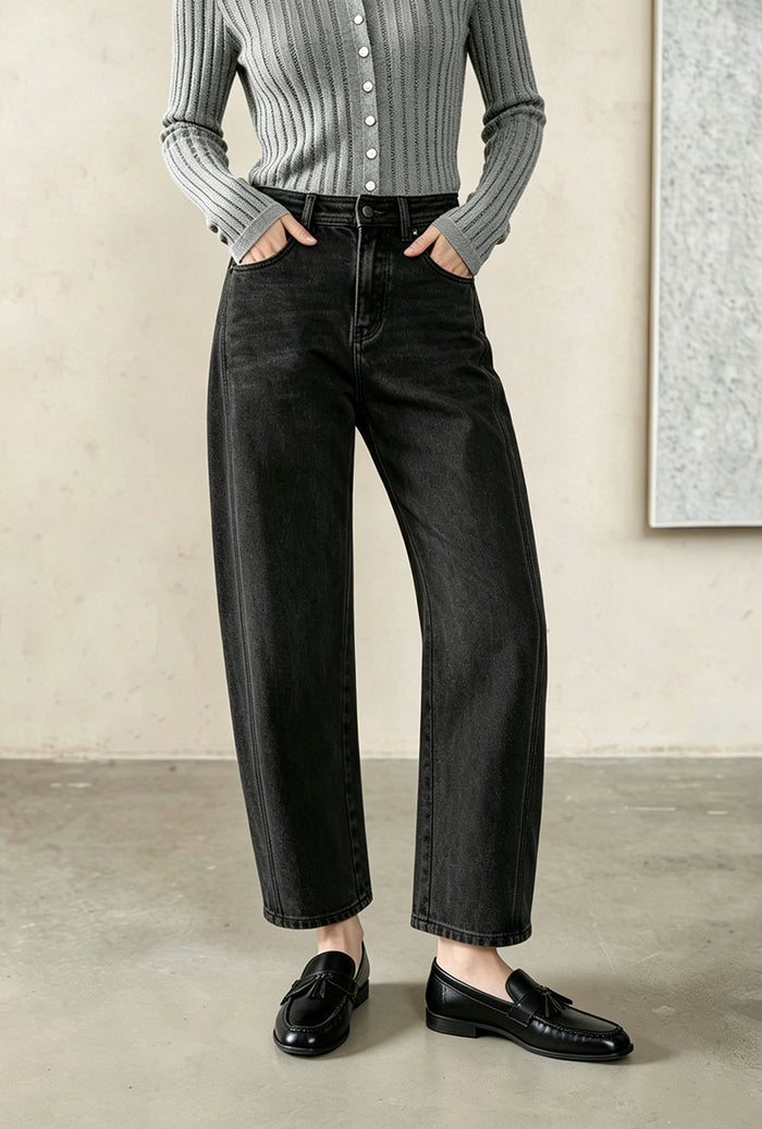 Petite Studio's Evie Mid-Rise Barrel Jeans in Black