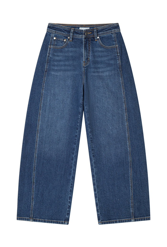 Petite Studio's Evie Mid-Rise Barrel Jeans in Blue