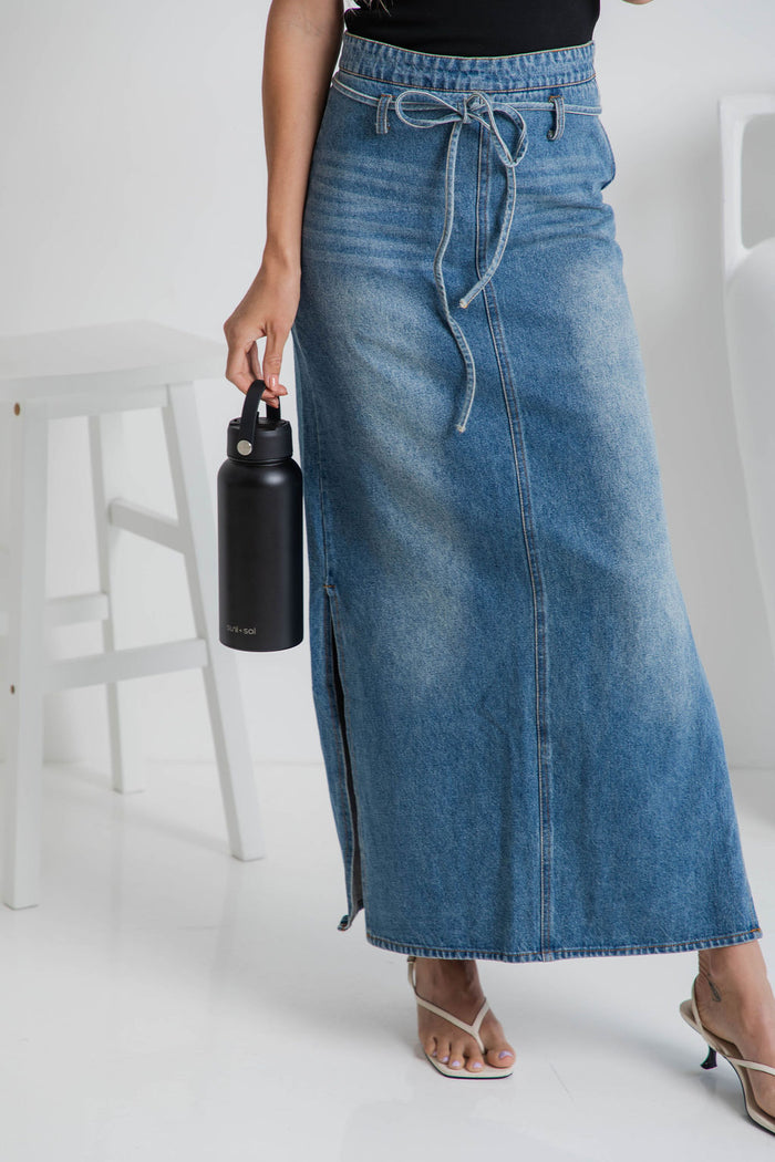 Flynn 1L Water Bottle - Black- Suni and Sol - The Self Styler