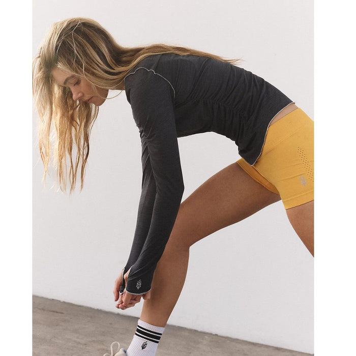 Women's Free People long sleeve T-shirt, XS, in a relaxed fit, featuring a soft fabric and casual style.