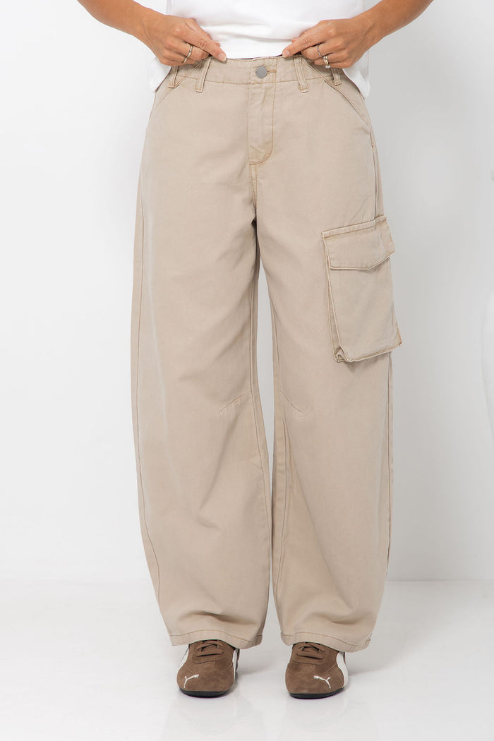Jordyn Barrel Cargo Denim Jeans - Sand Beige