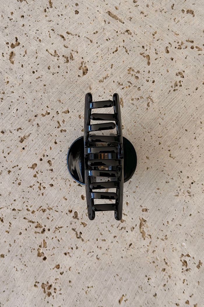 Leah Acetate Loop Hair Claw Clip - Black - The Self Styler