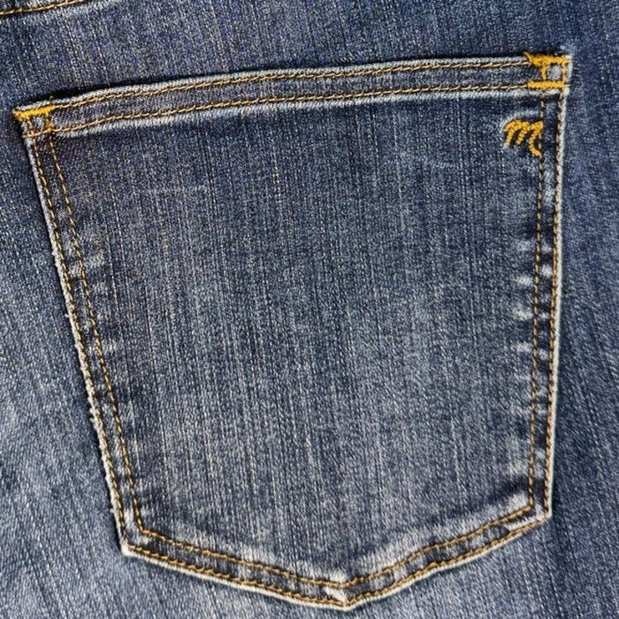 Madewell high riser skinny jeans for women in size 32, showcasing classic denim fit and high waist style.