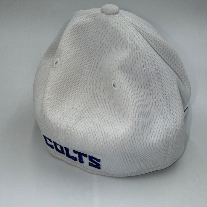 NFL New Era 39THIRTY Indy Colts hat in S/M size, featuring team logo and structured baseball cap design.