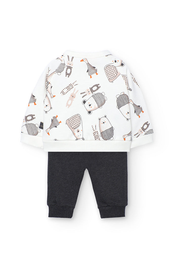 Outfit White Dark