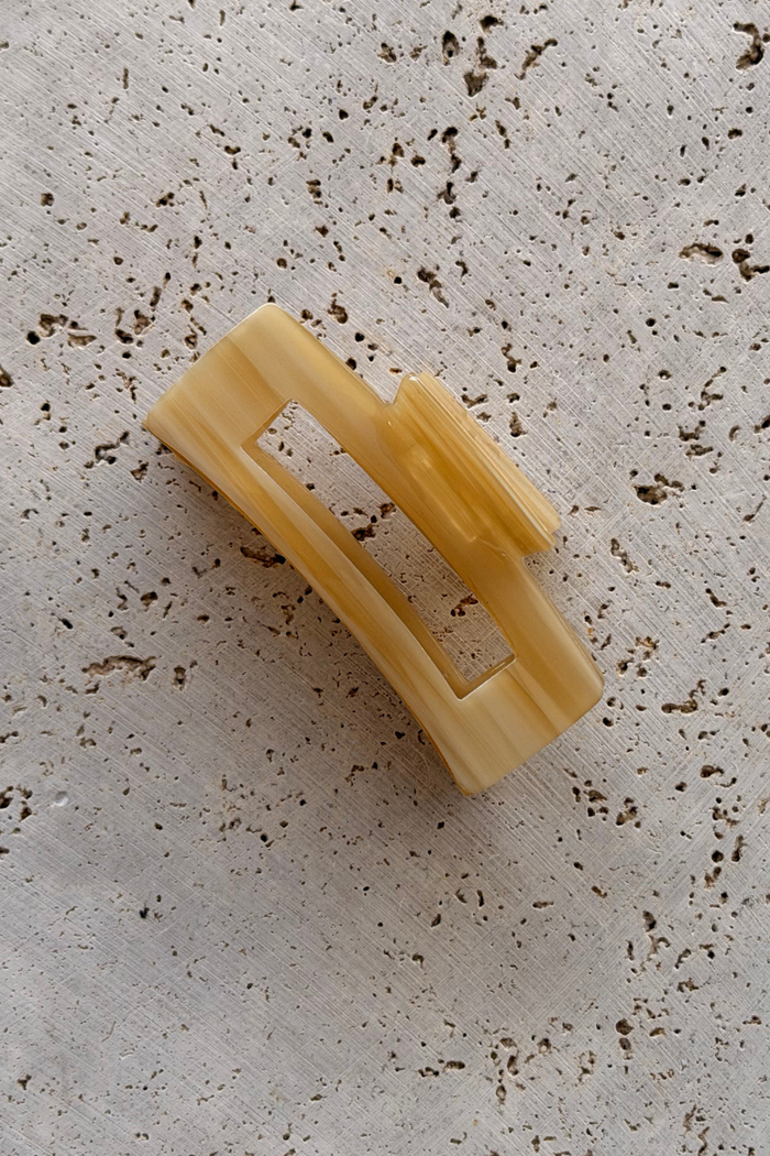 Suki Acetate Hair Claw Clip - Caramel