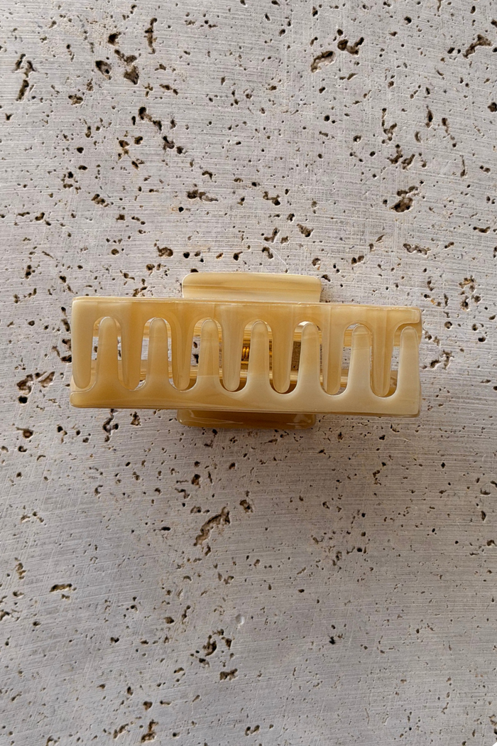 Suki Acetate Hair Claw Clip - Caramel