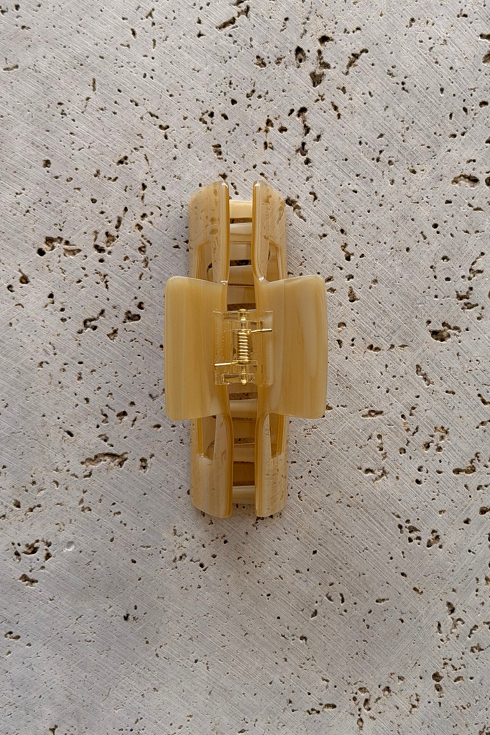 Suki Acetate Hair Claw Clip - Caramel