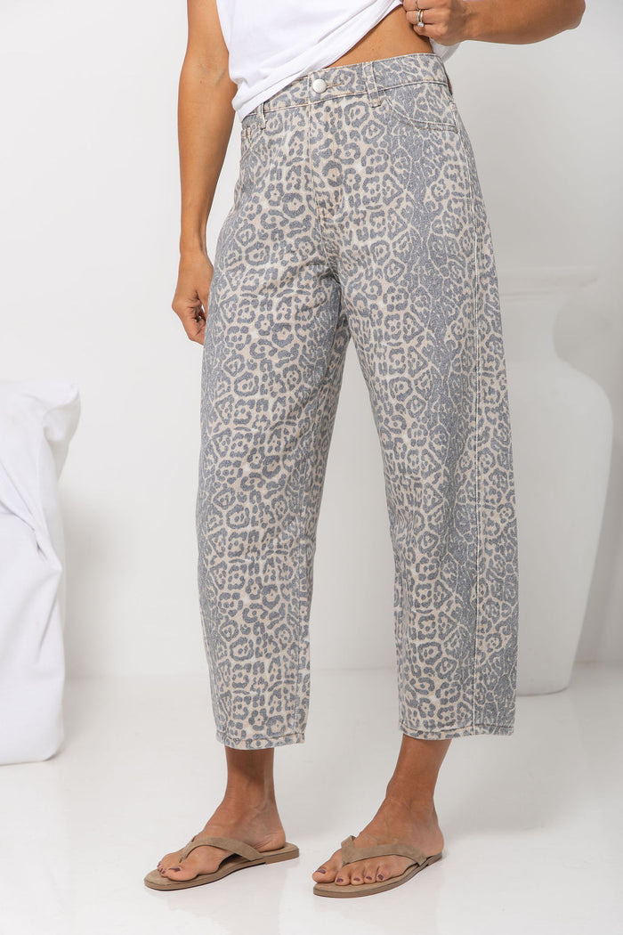 Zadie Barrel Denim Jeans - Leopard Print